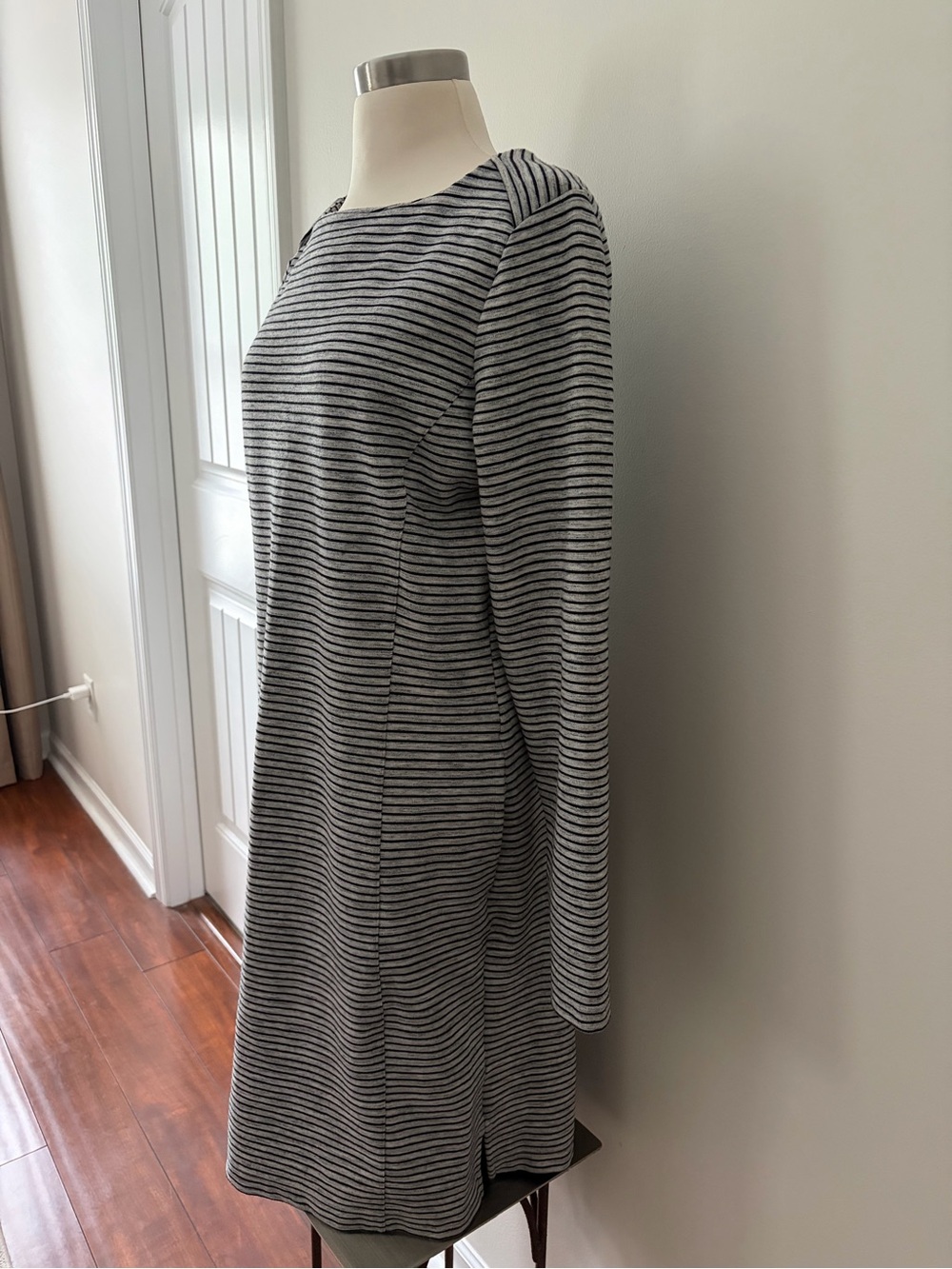 Duluth Trading Co Porte Pro Stretch Striped Long-Sleeve Dress Gray & Black M - Picture 4 of 8